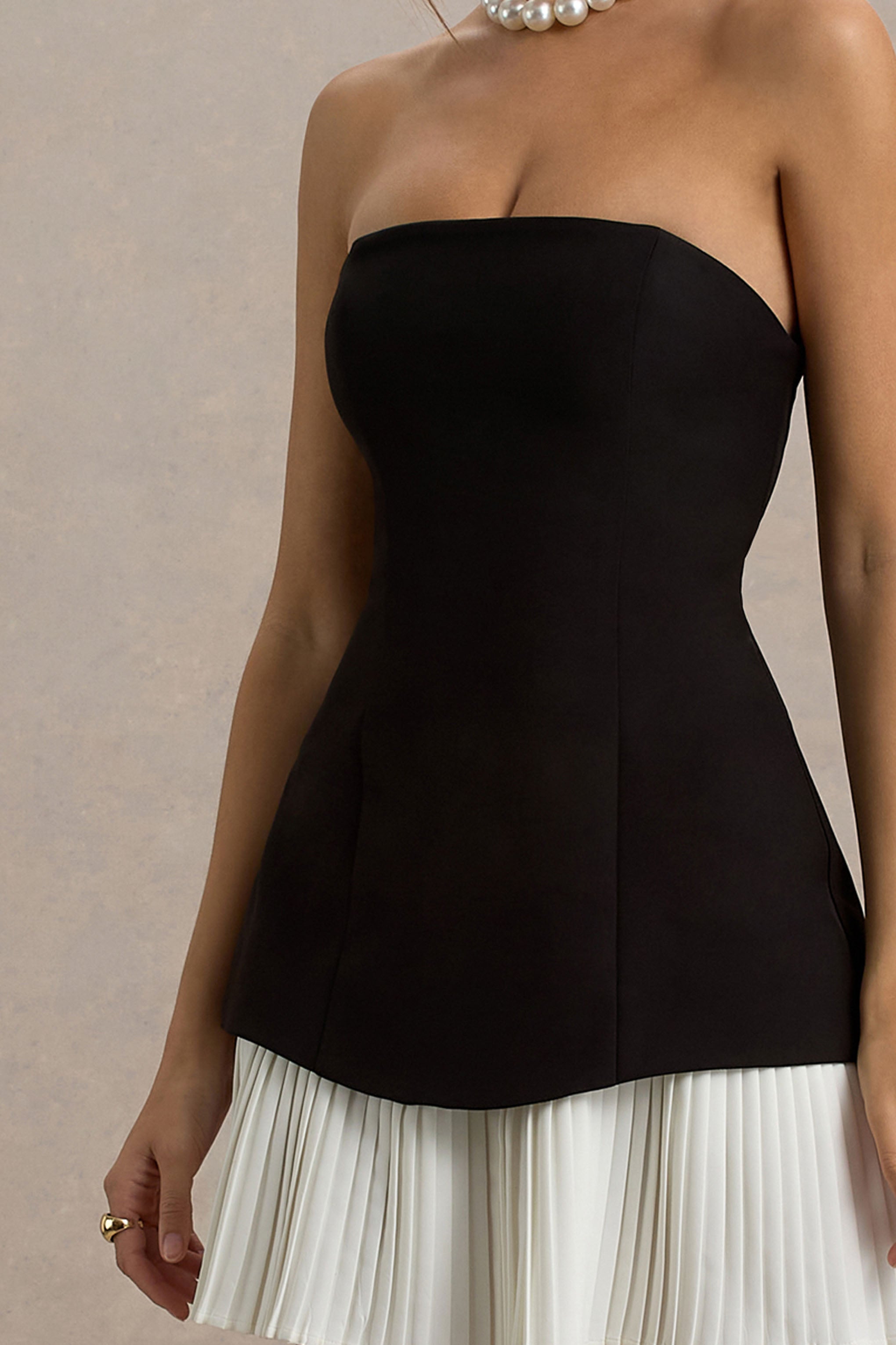 Sonbahar | Fırfırlı Siyah & Beyaz Bandeau Mini Elbise