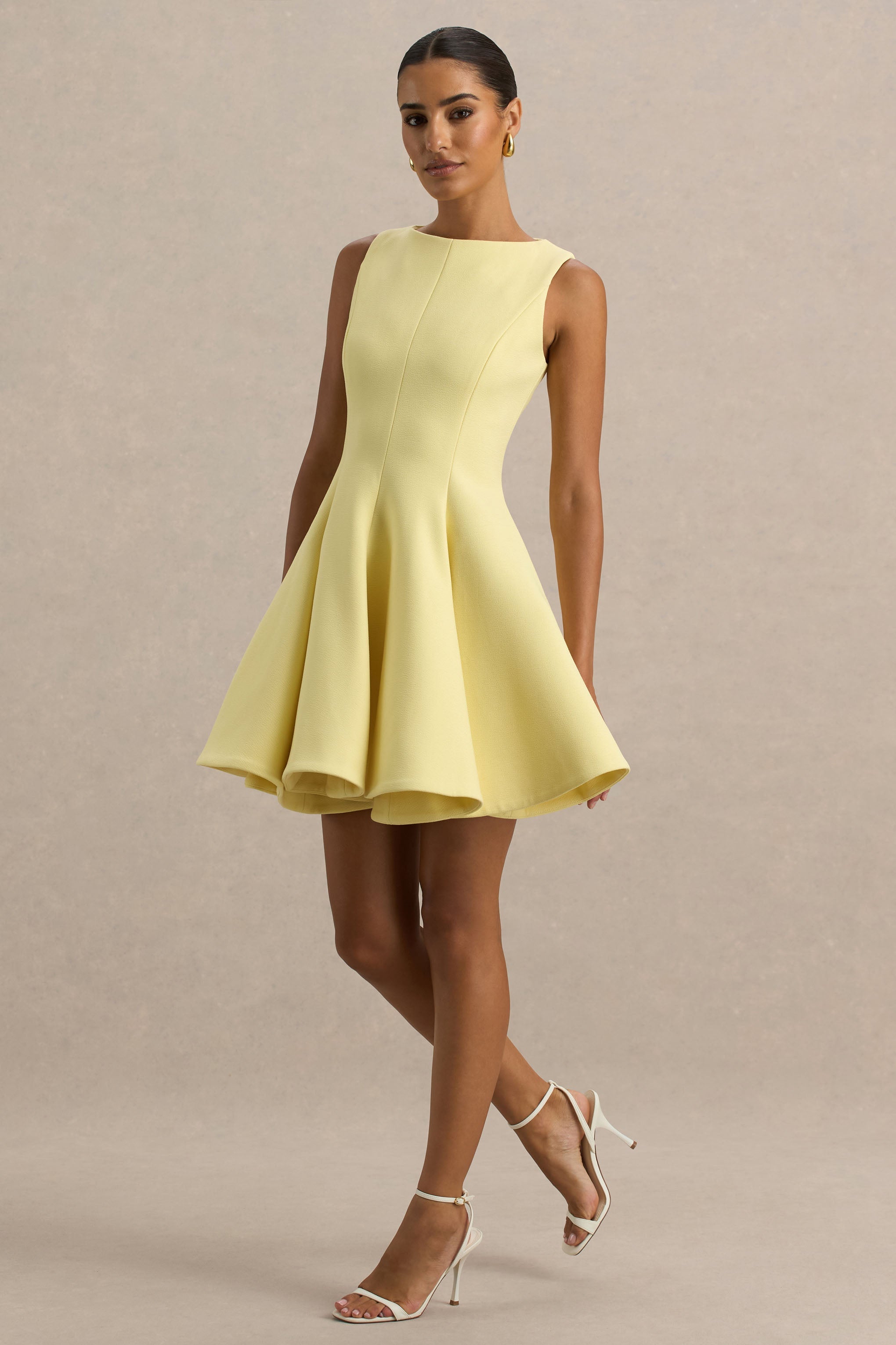 Gabrielle | Ruffle Detaylı Limon Renkli Bot Yaka Mini Elbise