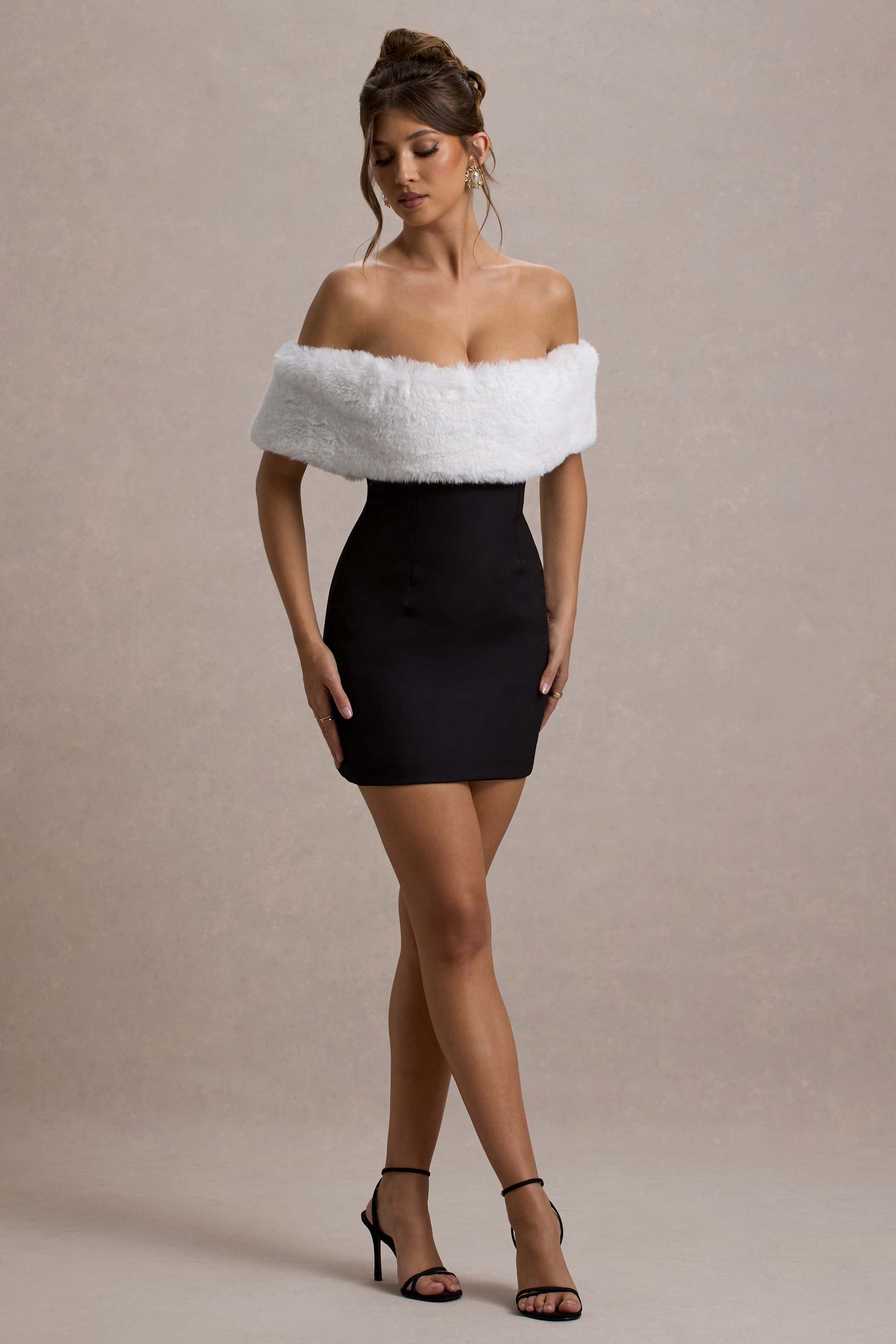 Little Luxe | Beyaz Kürk Detaylı Siyah Bardot Mini Elbise