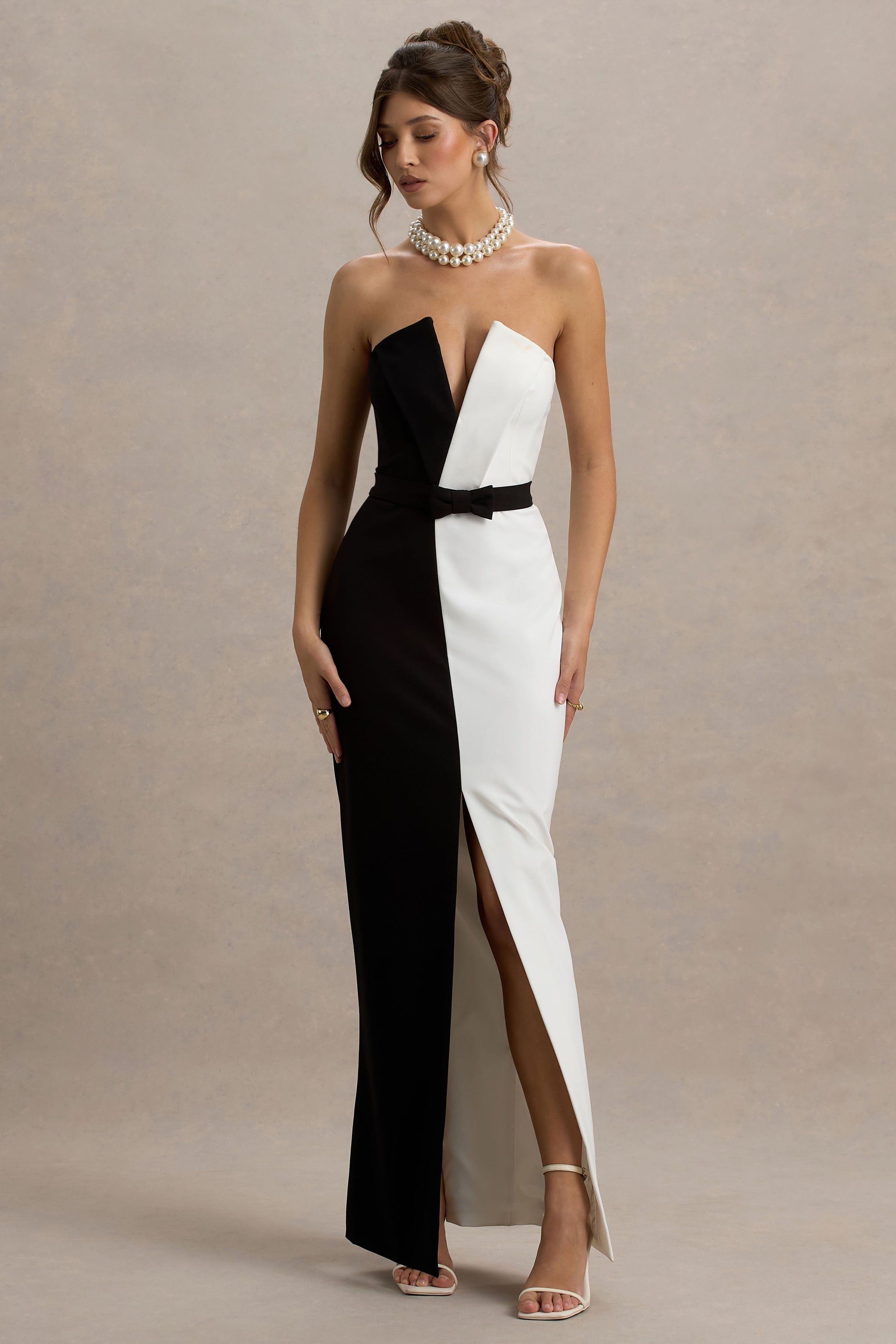 Beatrice | Siyah & Beyaz Derin Yırtmaçlı Bandeau Maxi Elbise