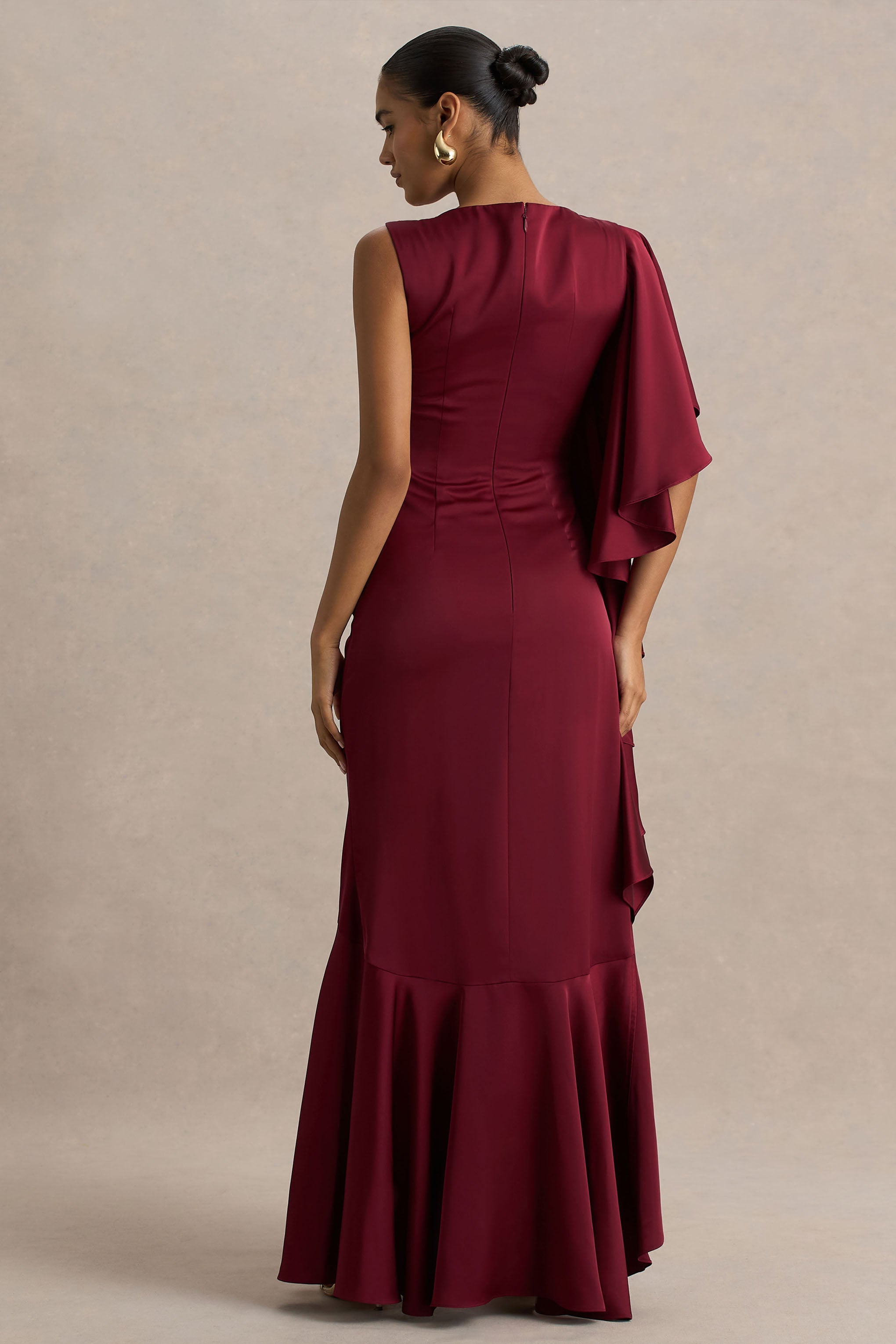 Rosy | Ön Yırtmaçlı ve Fırfır Detaylı Bordo Saten Maxi Elbise